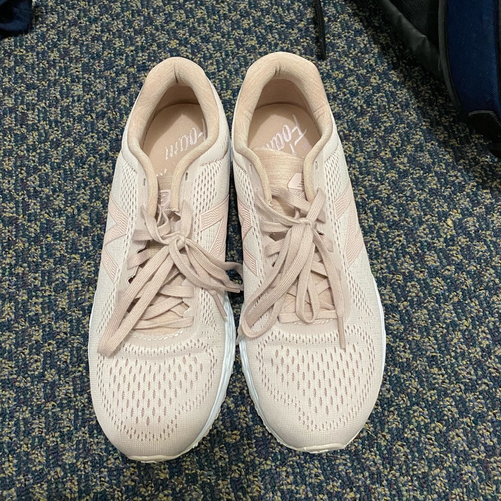 BRAND NEW NEVER WORN new balance sneakers